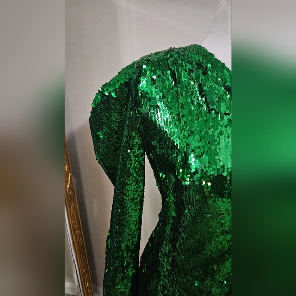 NBD Rihanna Sequin Mini Dress in Bright Green One Sboulder. Size Small - Picture 8 of 13